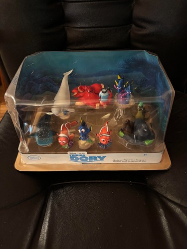 Disney store deluxe finding - disney,